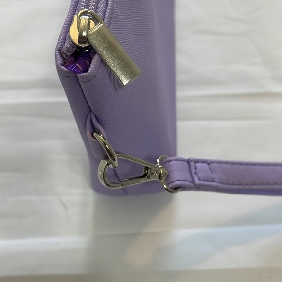 Women’s violet colored clutch bag with removable strap - Picture 2 of 3